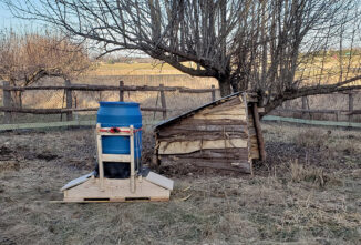 How to Build a Portable Pig Feeder